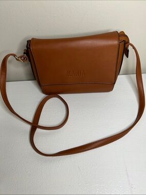 Karia Brown Leather Crossbody Bag with Adjustable Strap